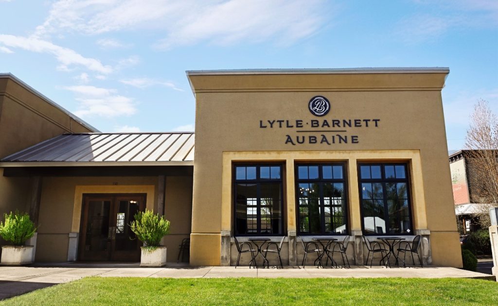 Lytle-Barnet tasting room in Dundee, Oregon. 