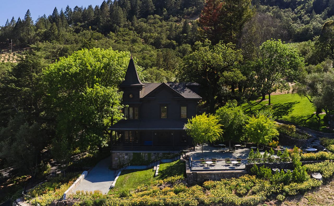 Faust Wines exterior.